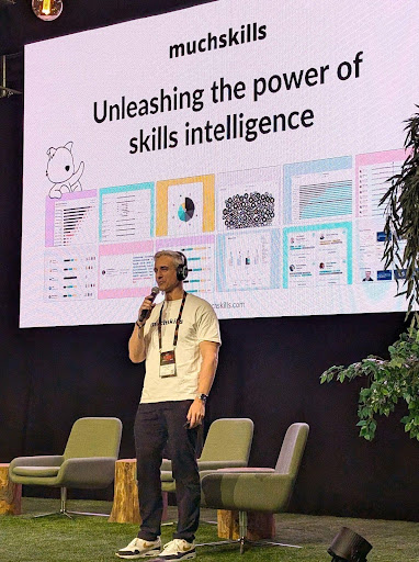 Daniel Nilsson on stage MuchSkills wins North Start pitch